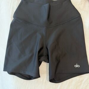 ALO Yoga Women's Black Biker Shorts